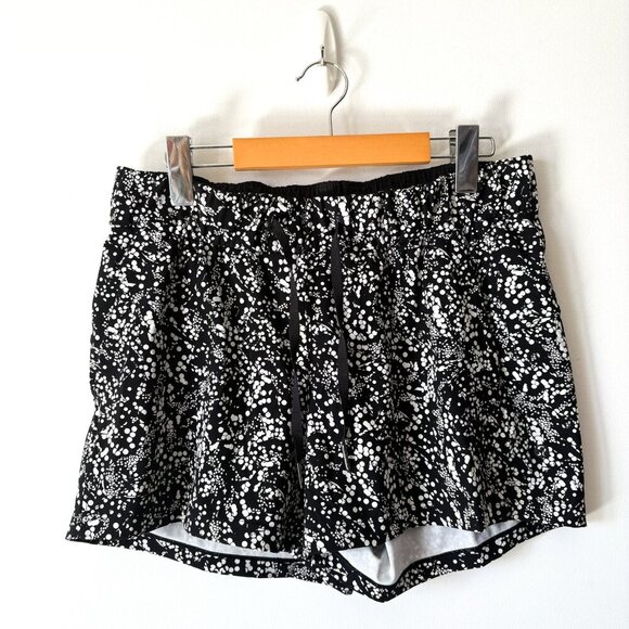 Lululemon On The Fly Short 2.5" Chirasu Black Size 8 - Picture 5 of 8
